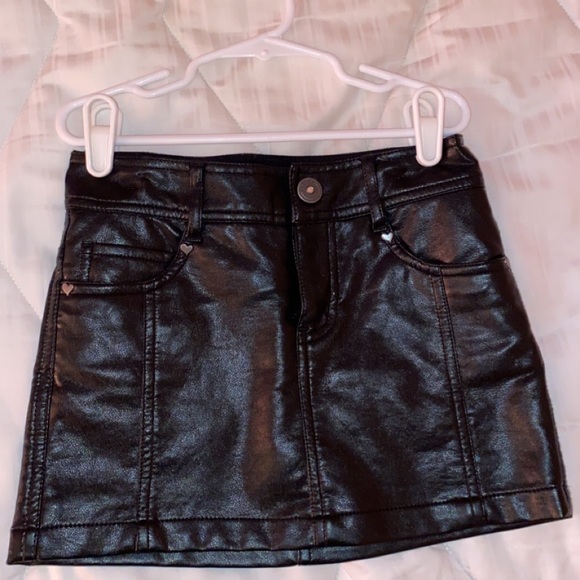 Girls Justice faux black leather skirts small size 7. - Picture 1 of 3